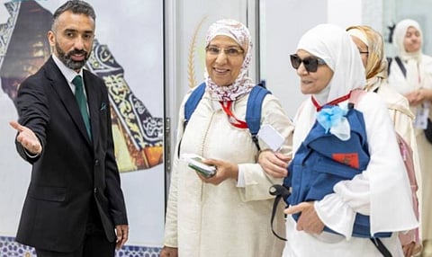 حجاج أكفّاء من المغرب: دلالات العناية في “طريق مكة” أبلغ من أن تُرى