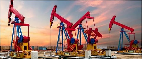 ارتفاع أسعار النفط.. وخام برنت يسجل 104 دولارات للبرميل